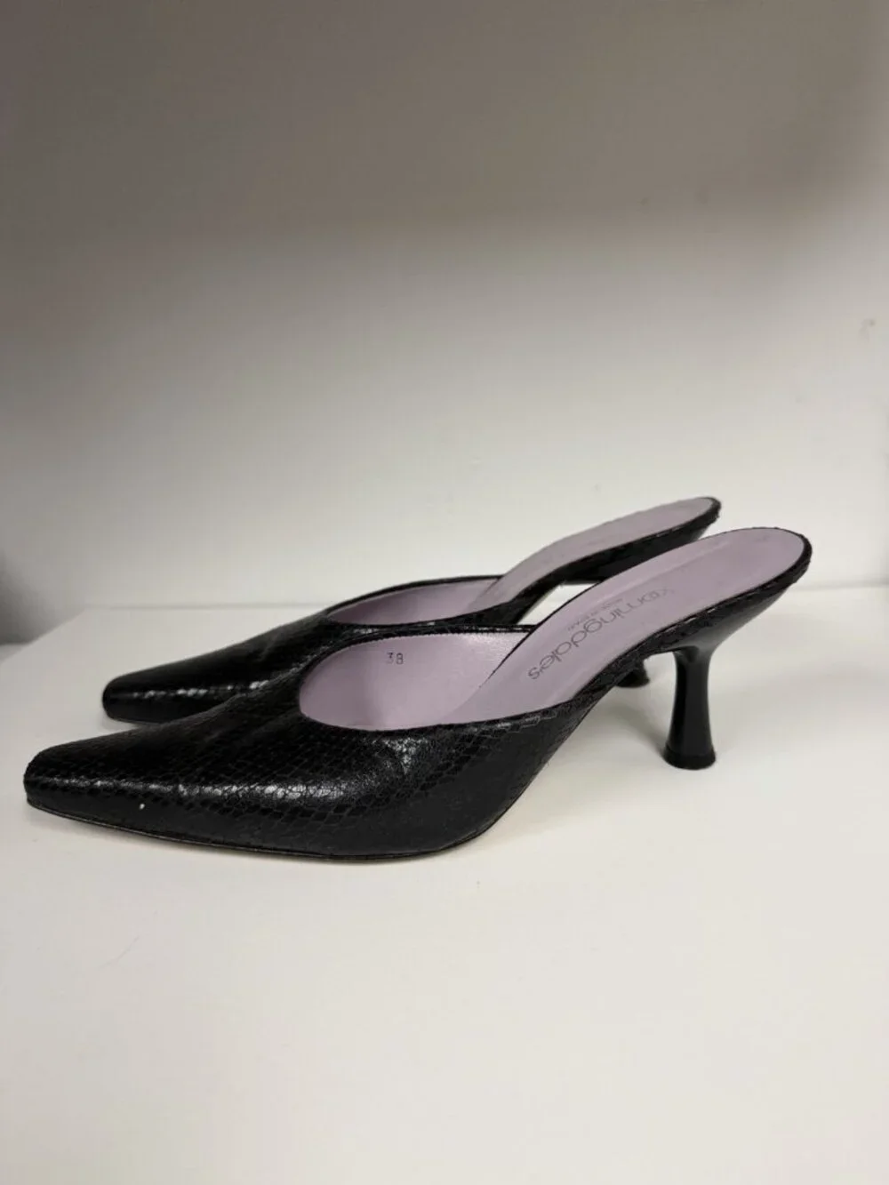 Bloomingdale's Vtg Y2K Kitten Heel Mules Black Leather Pointed Toe Whimsy Goth - Picture 4 of 11